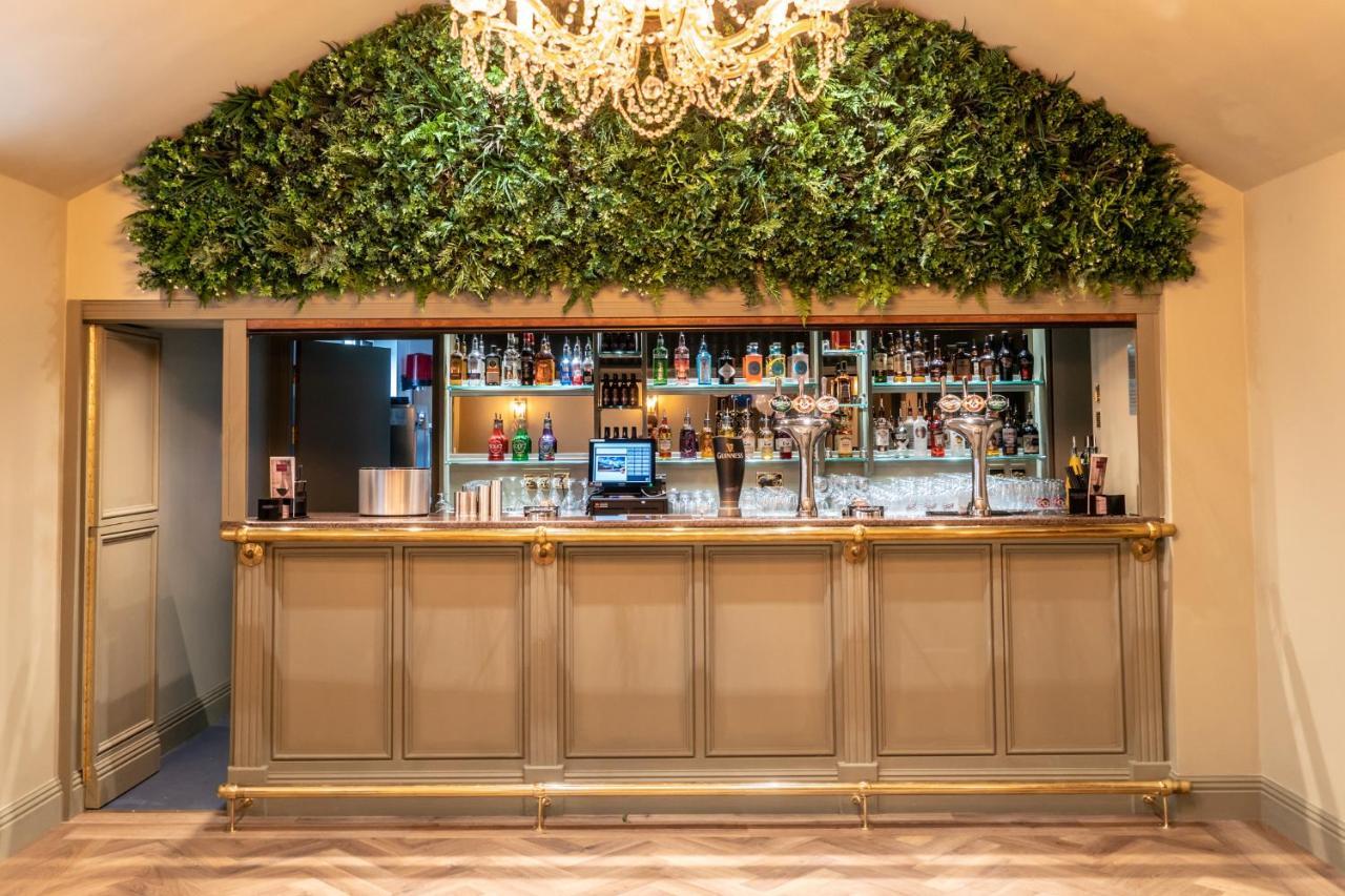 The Briar Court Hotel Huddersfield Extérieur photo