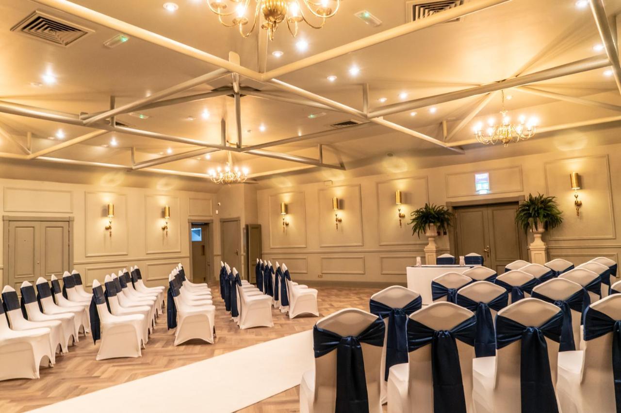 The Briar Court Hotel Huddersfield Extérieur photo
