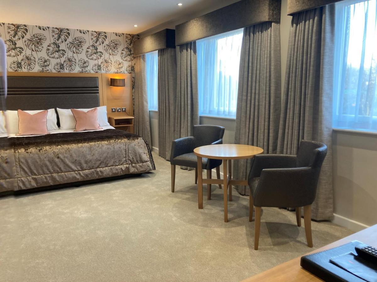 The Briar Court Hotel Huddersfield Extérieur photo