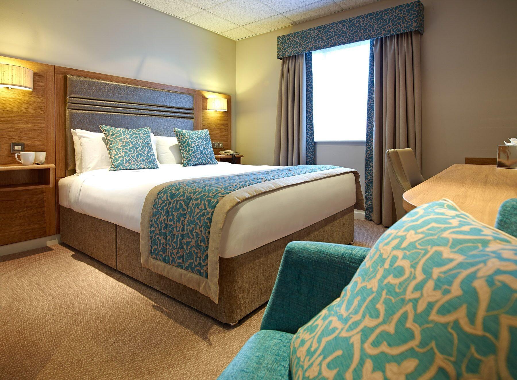 The Briar Court Hotel Huddersfield Extérieur photo