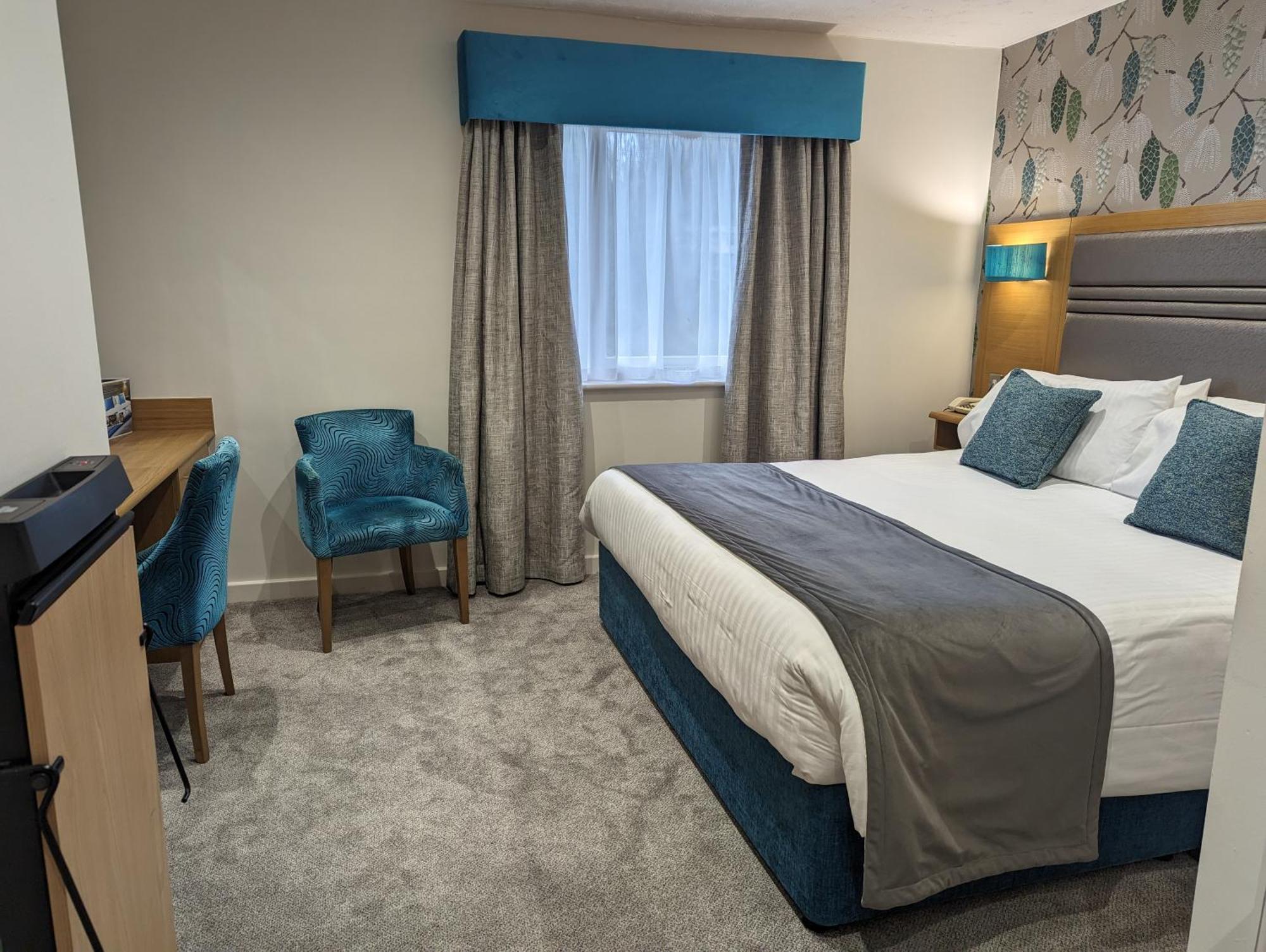 The Briar Court Hotel Huddersfield Extérieur photo