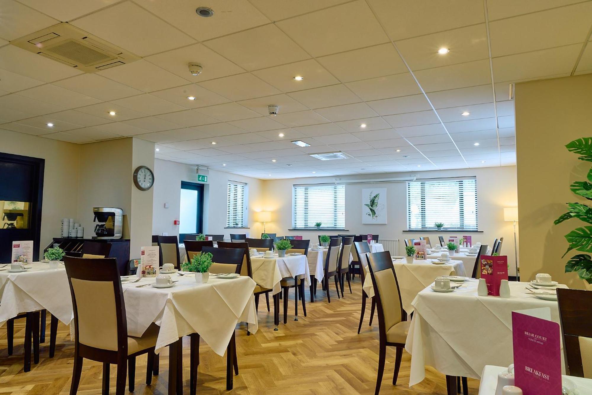 The Briar Court Hotel Huddersfield Extérieur photo