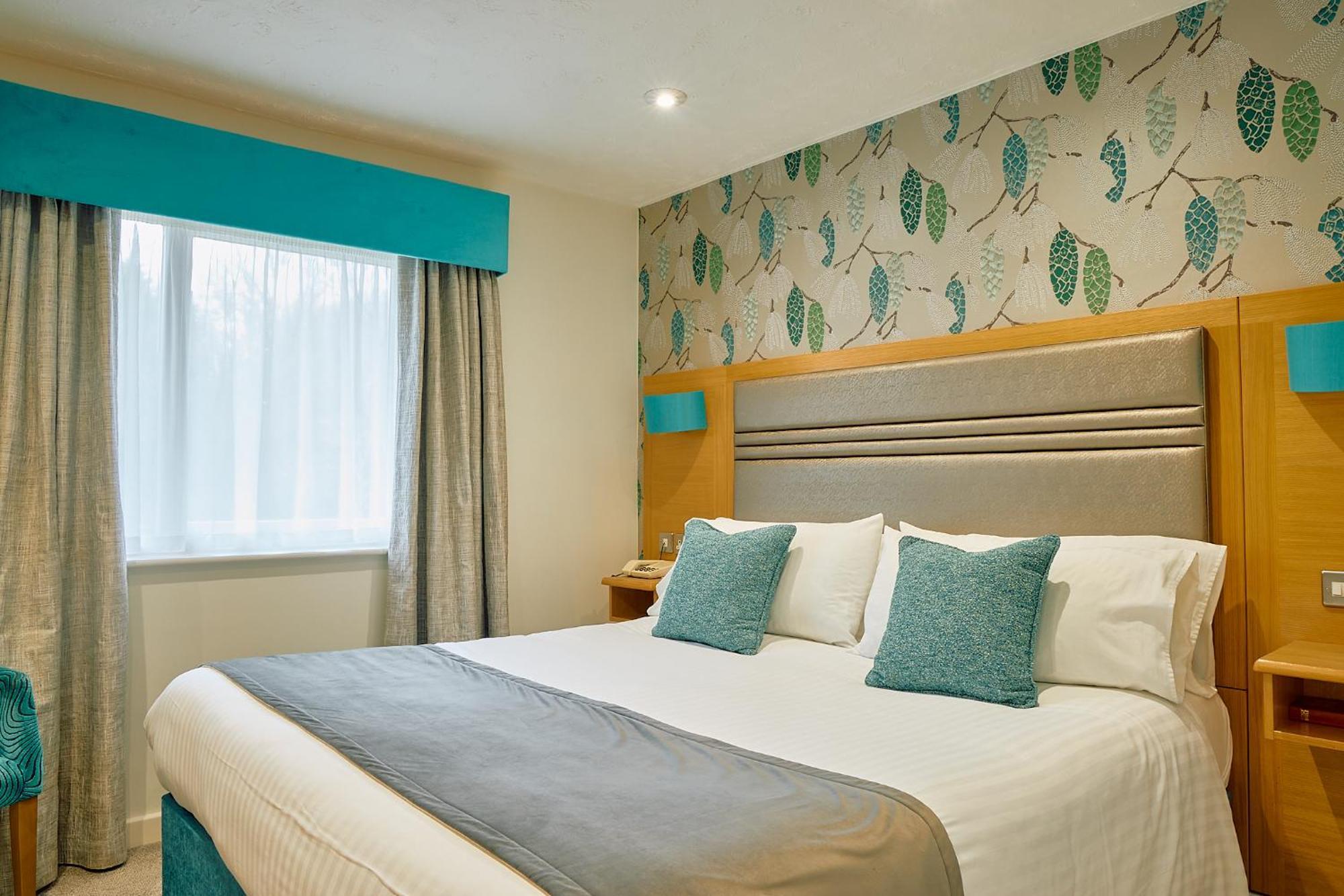 The Briar Court Hotel Huddersfield Extérieur photo