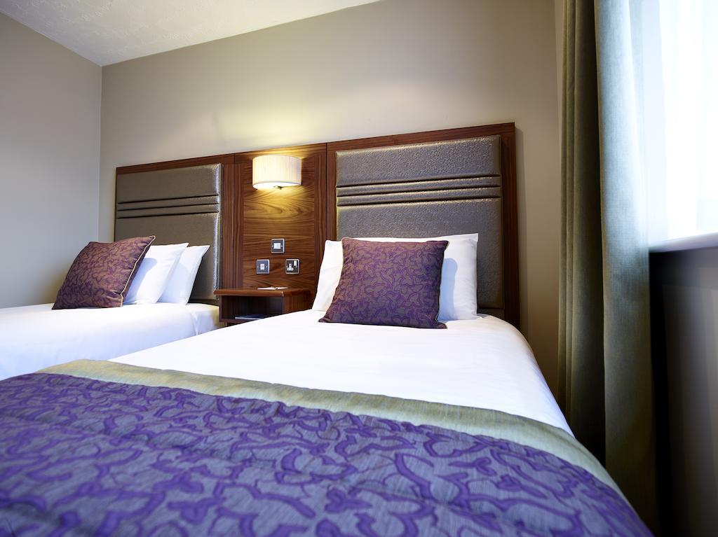 The Briar Court Hotel Huddersfield Chambre photo